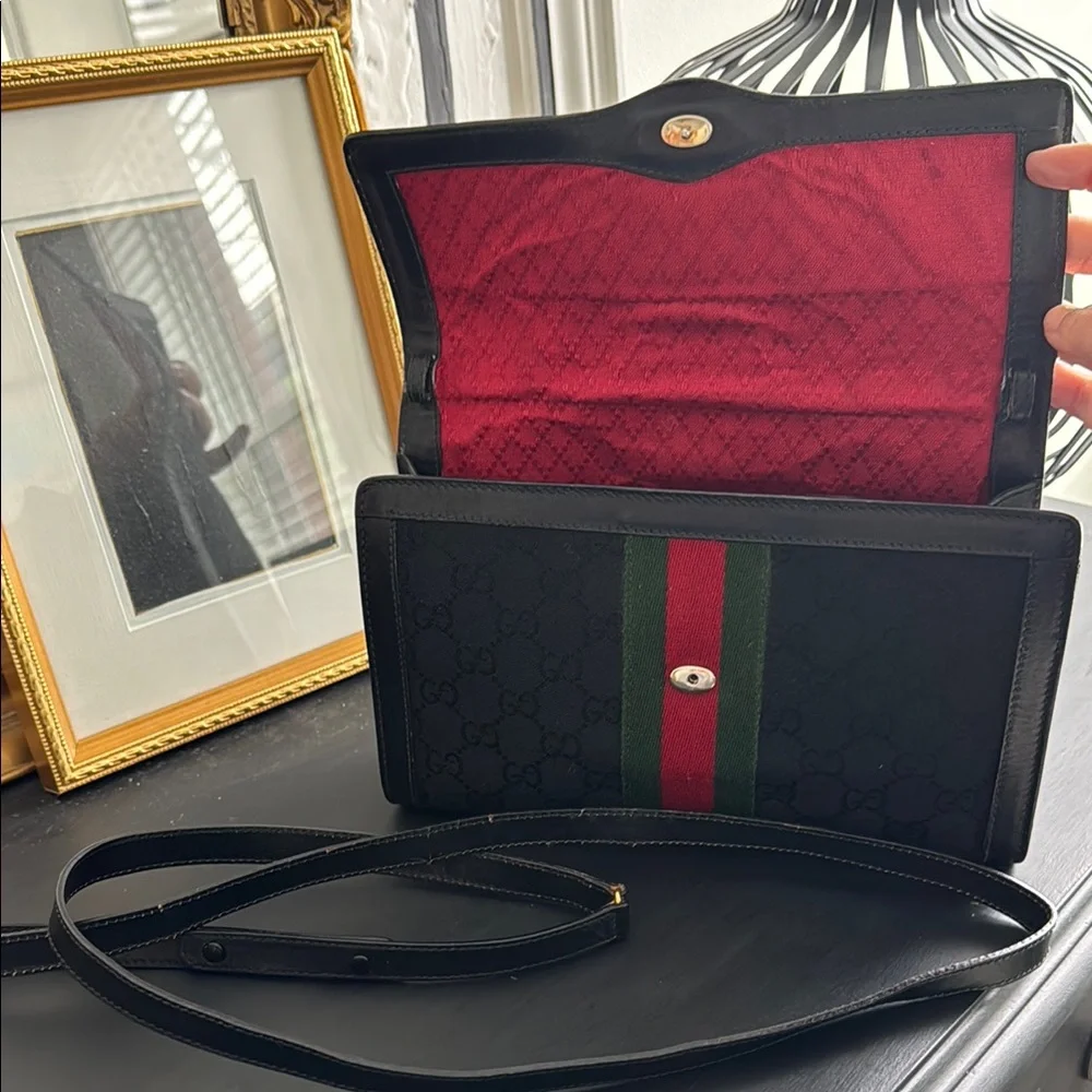 Gucci Black Crossbody Bag with Green and Red Web Stripe